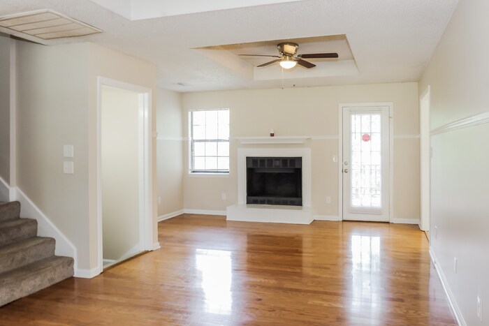 Building Photo - 135 Frankie Ln