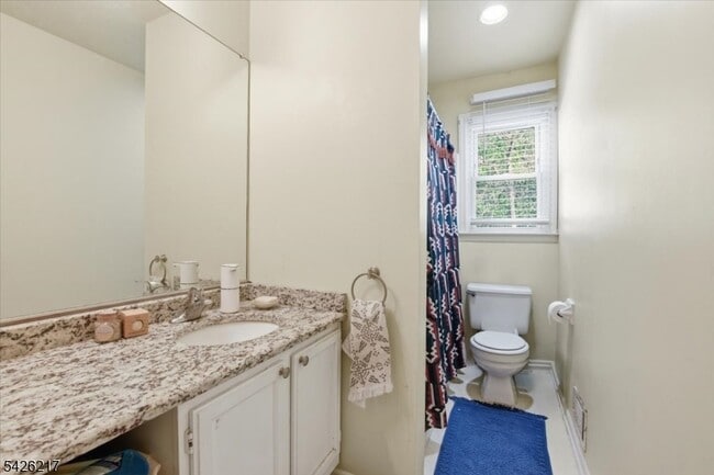 Building Photo - 23 Doremus St