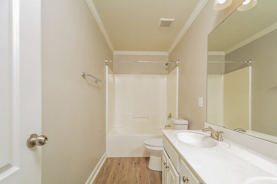 Building Photo - 12513 Honeychurch St