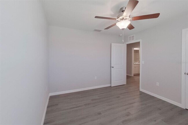 Building Photo - 8641 SW 43rd Ter