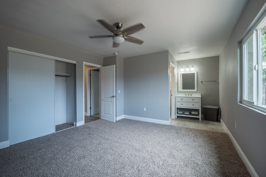 Master Bedroom - 569 Argonaut St