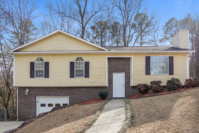 Building Photo - 5811 Willow Crest Dr