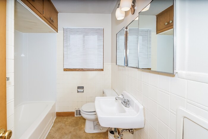 Building Photo - 5600 Vera Cruz Ave N