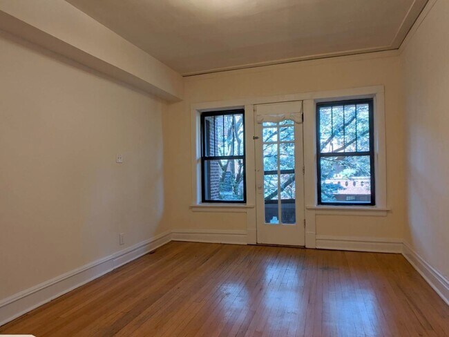 Building Photo - 2518 N Kedzie Blvd
