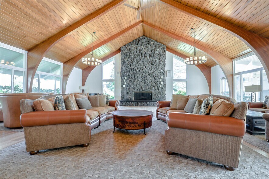 Building Photo - 66 Miramonte Dr