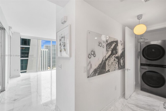 Building Photo - 1040 Biscayne Blvd