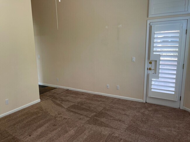 Building Photo - Charming 3-Bedroom Home Backing to Greenway with Golf Course Access