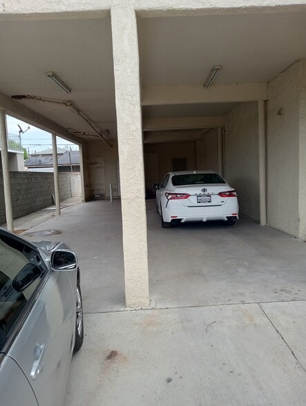 Building Photo - 11617 Archwood St