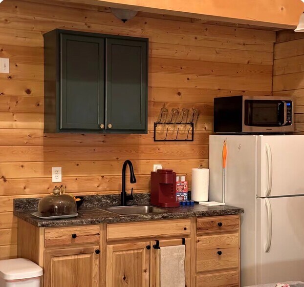 Building Photo - 14685 E Chisum Dr