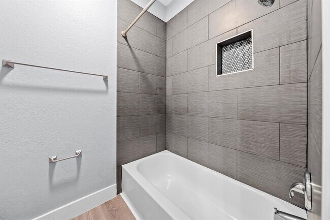 Building Photo - 1214 Vargas Rd