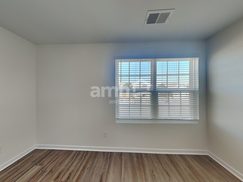 Building Photo - 1401 John Swann St