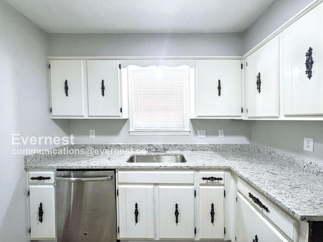 Building Photo - 3830 Kerfield Dr
