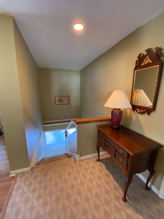 Building Photo - Four Bedroom Single Family Home