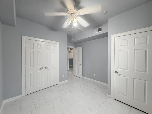 Building Photo - 6611 W Sam Houston Pkwy S