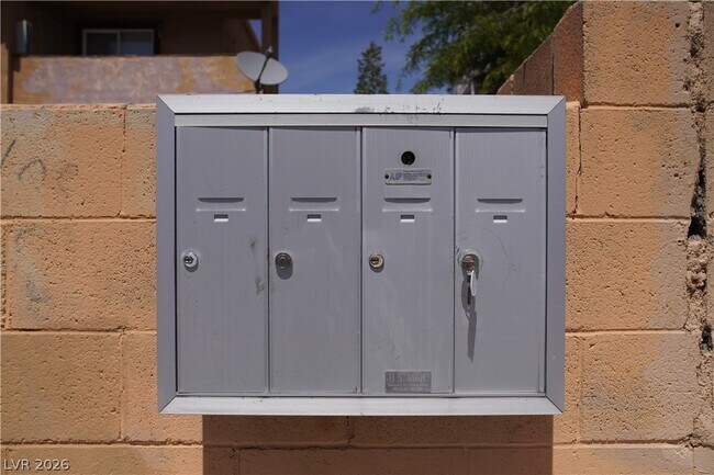 Building Photo - 6966 Issac Ave