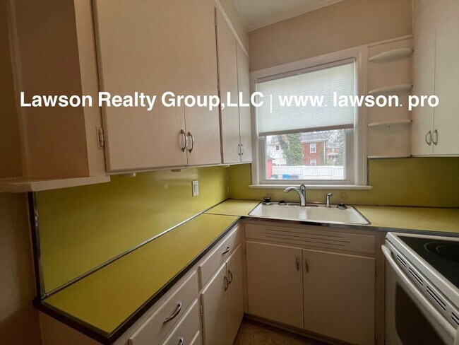 Building Photo - 1733 Maiden Ln SW