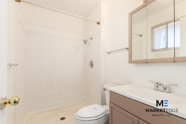 Building Photo - 2Bed/2Bath House at 24th St/Baseline! Appl...