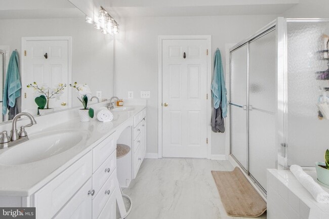 Building Photo - 115 Richard Dr SE