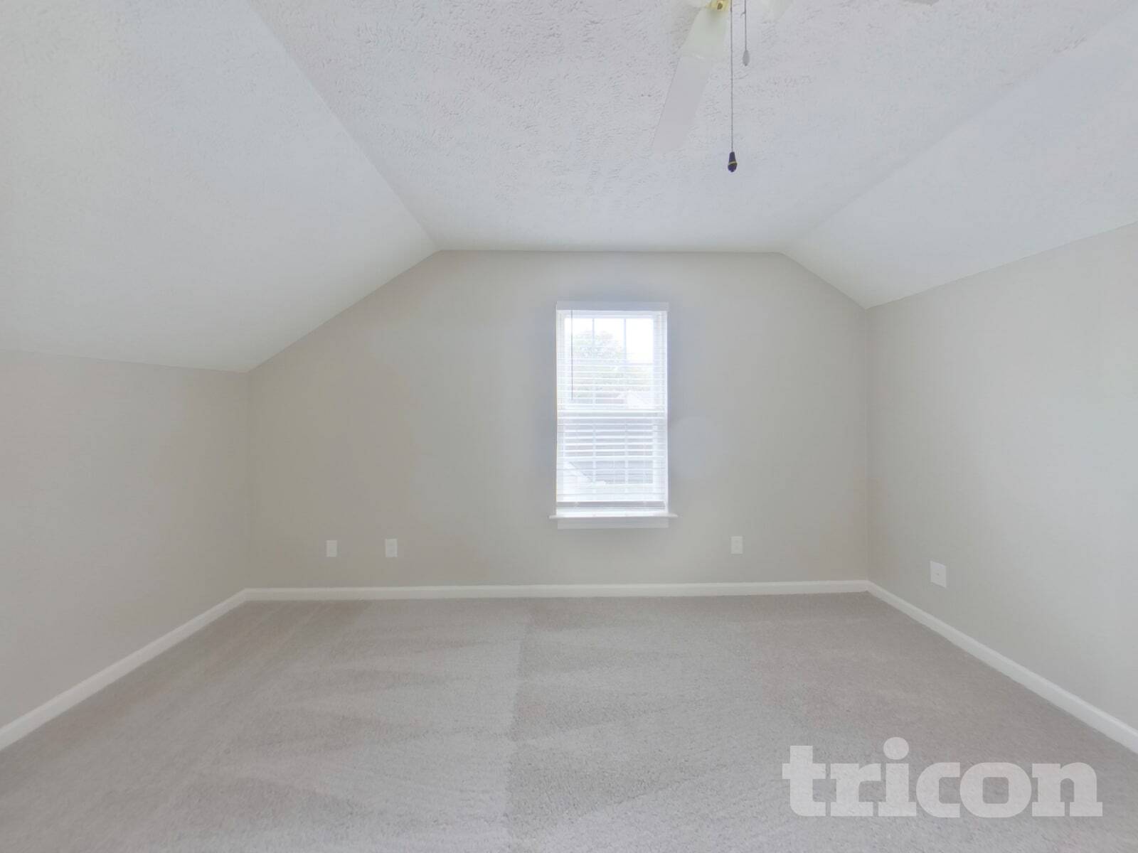 Building Photo - 1717 N Cove