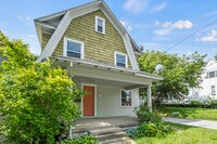 Building Photo - 1120 Fountain St NE