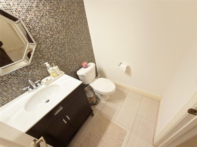 Building Photo - 1122 SW 158th Ave