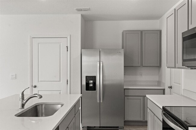 Building Photo - 33301 Darley Dl Trl