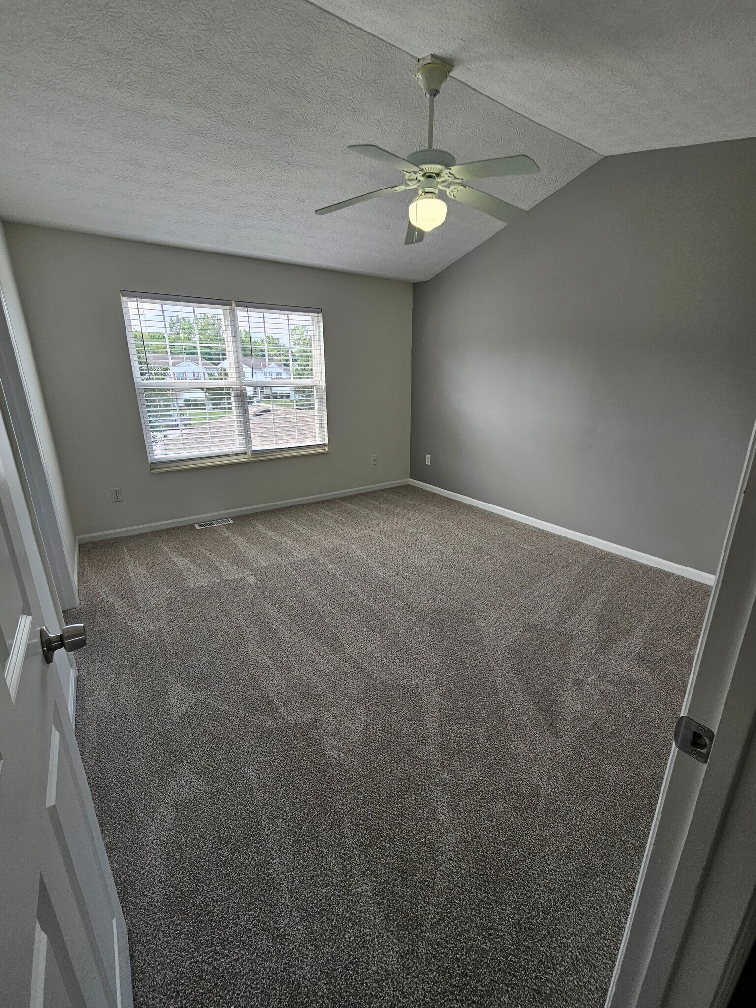 Master Bedroom - 138 Wagnalls Ct