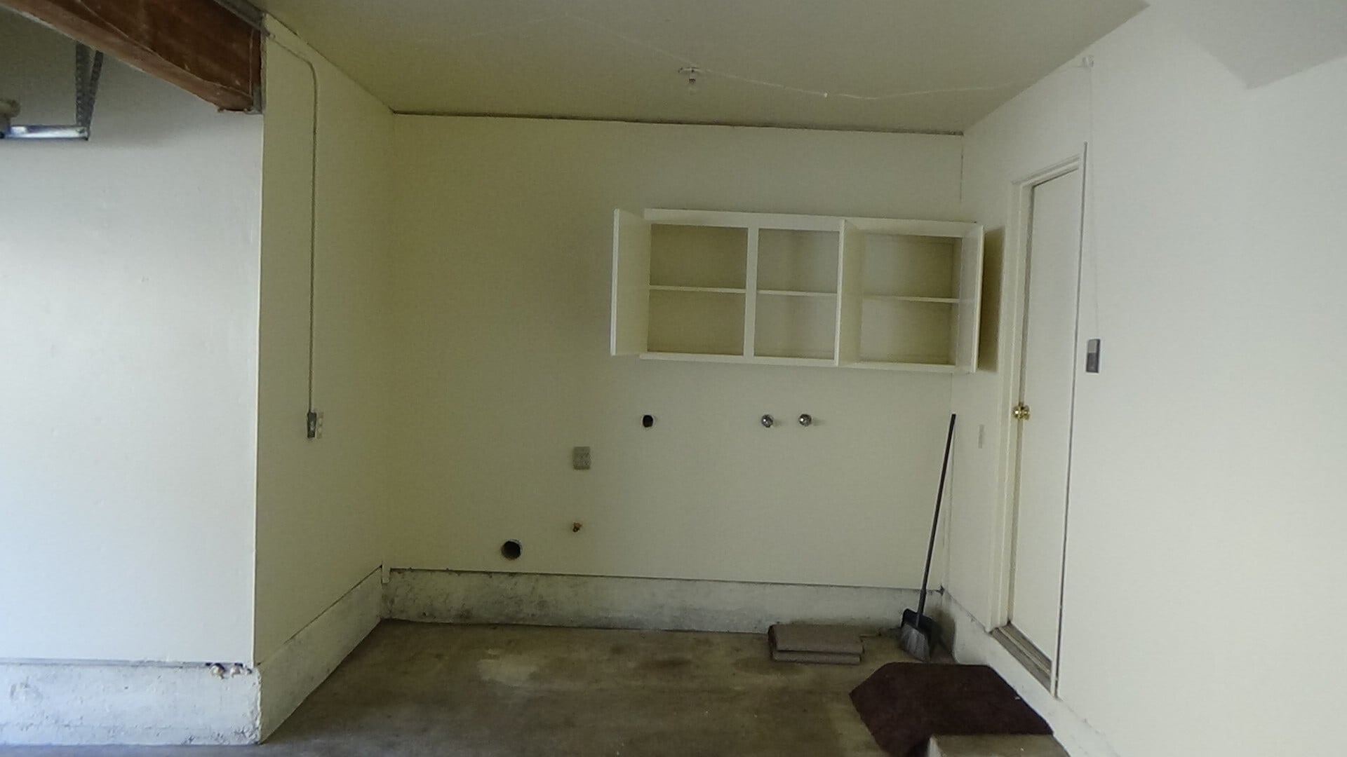 washer and dryer hook ups inside garage - 1113 Seabreeze Way