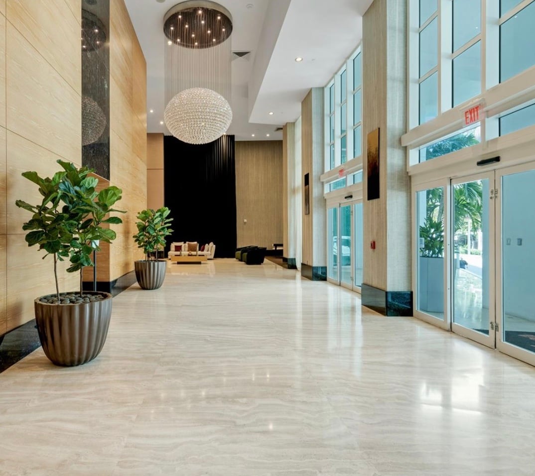 Building Photo - 950 Brickell Bay Dr