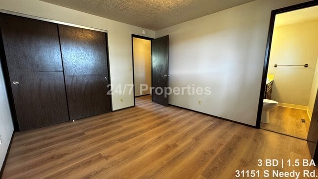 Building Photo - Country Living in Canby - 3 BD | 2 BA Home