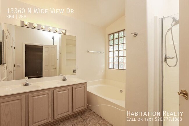 Building Photo - 13360 N Wide View Dr