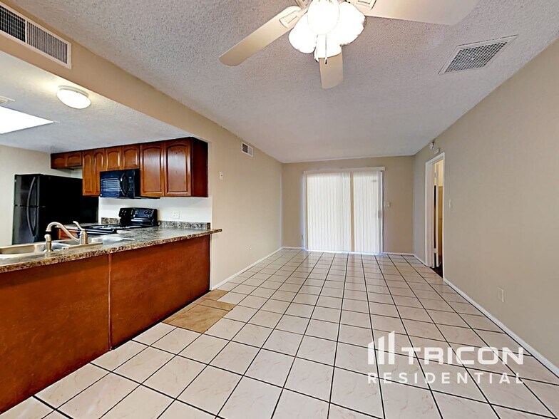 Building Photo - 3032 N 79th Ln