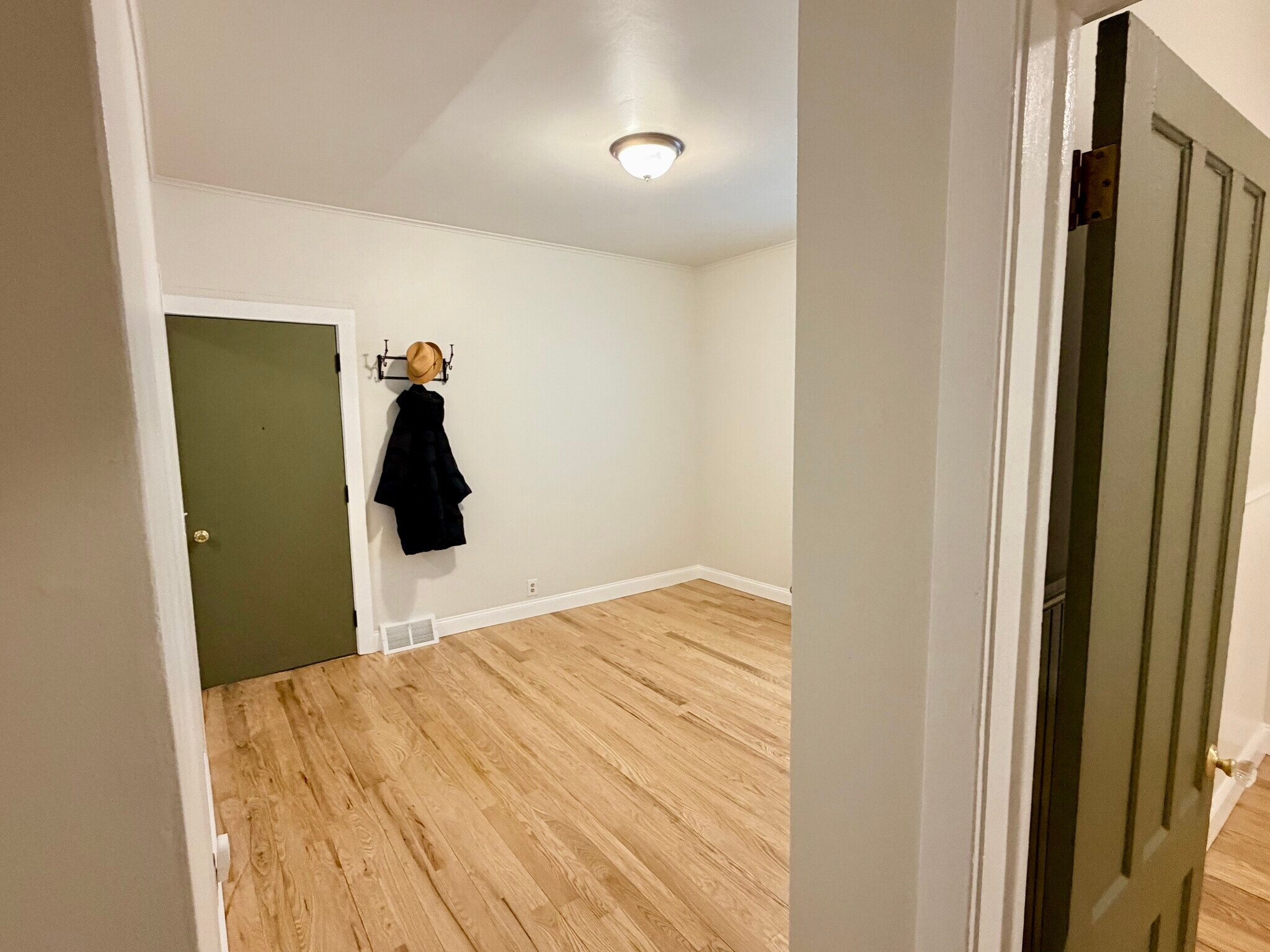 Building Photo - 11 Spring St