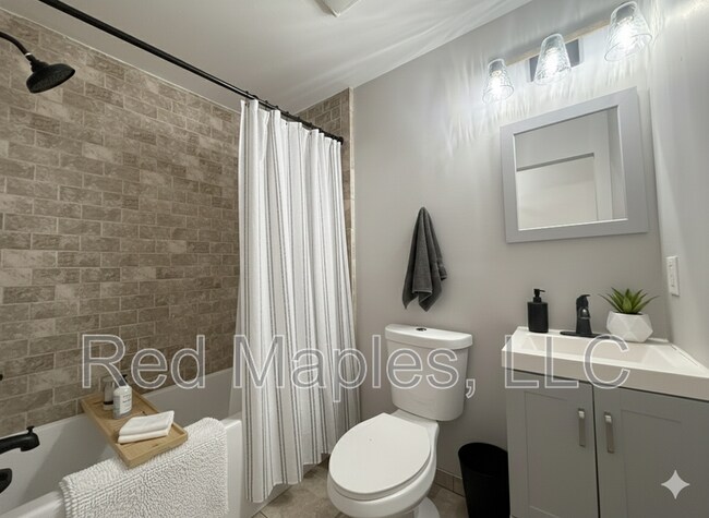 Building Photo - 1232 N Euclid Ave