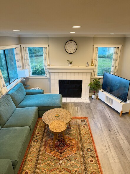 Building Photo - 34736 Tuxedo Cmn