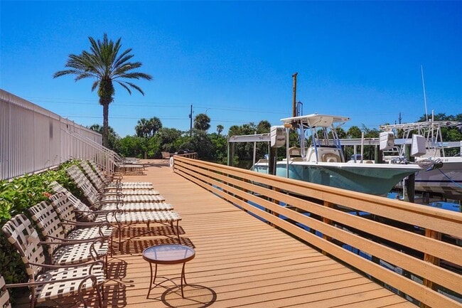 Building Photo - 5000 Culbreath Key Way