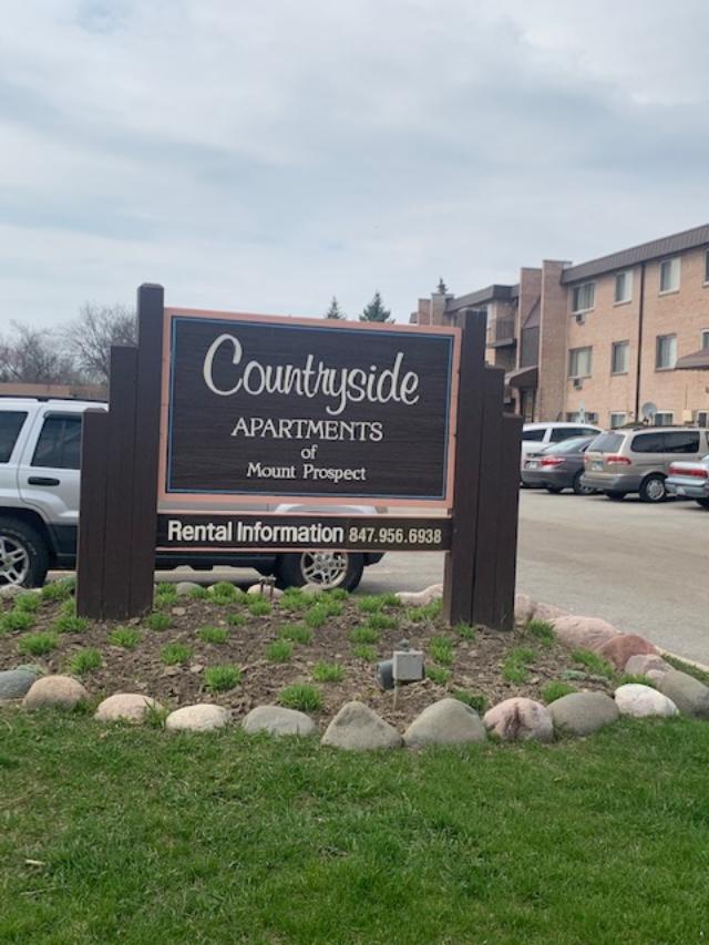 1305 S Sir Galahad Ln 1305 S Sir Galahad Ln Mount Prospect IL 60056