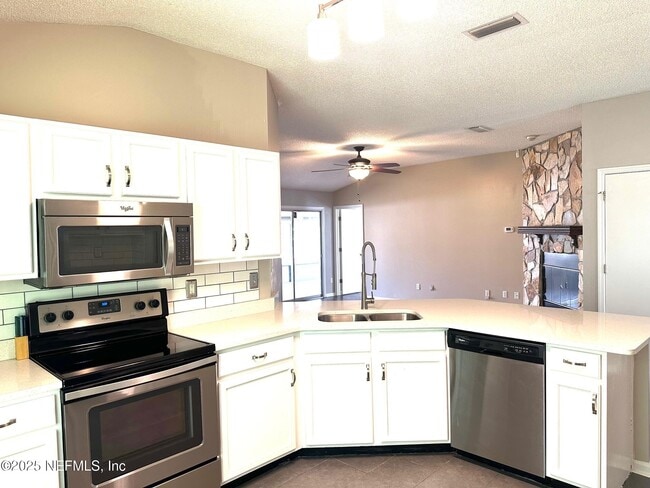 Building Photo - 229 Nadia Michelle Ct N