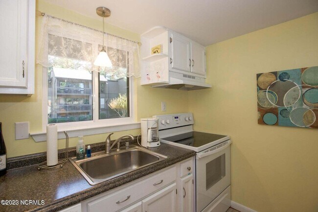 Building Photo - 250 Sugar Gum Ln
