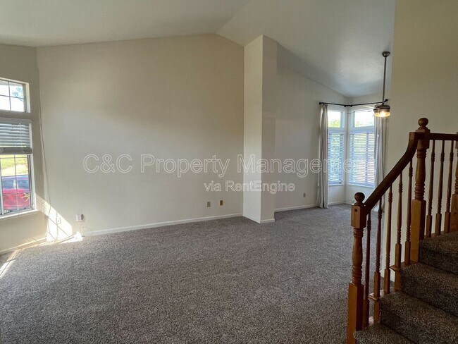 Building Photo - 440 Gianelli St