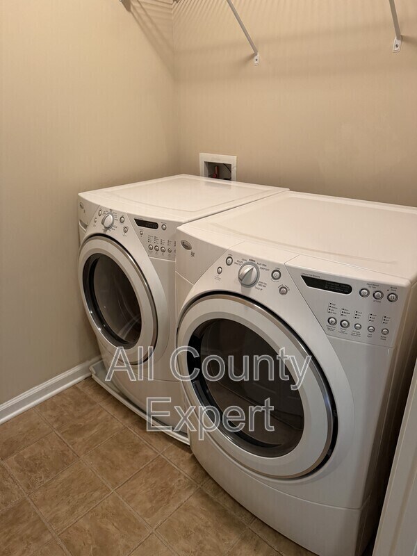 Building Photo - 5005 Shiloh Crossing Way