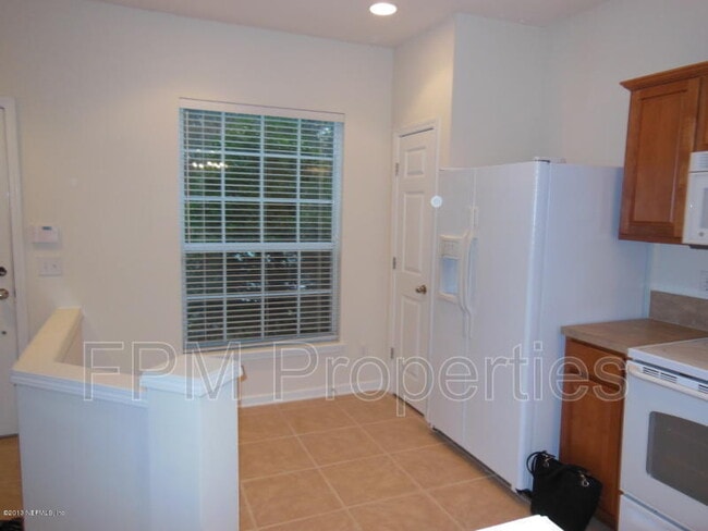 Building Photo - 3504 Summerlin Ln N