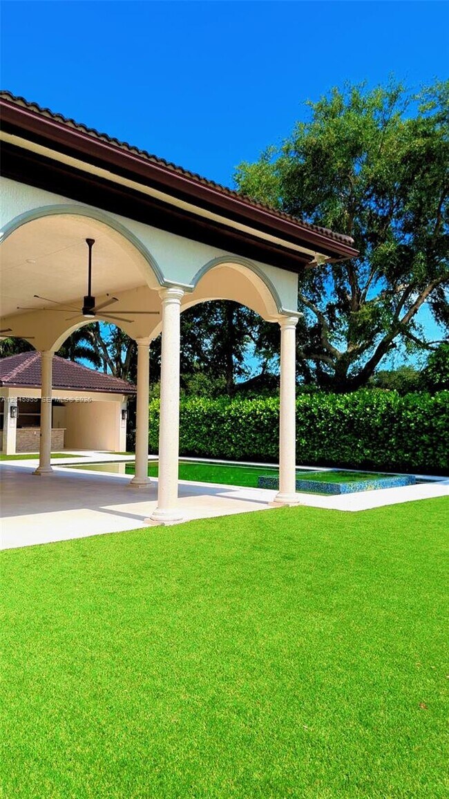 Building Photo - 12802 Grand Oaks Dr