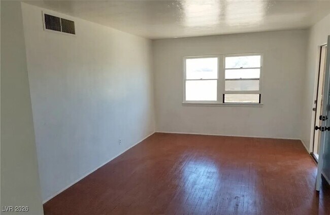 Building Photo - 412 S Maryland Pkwy