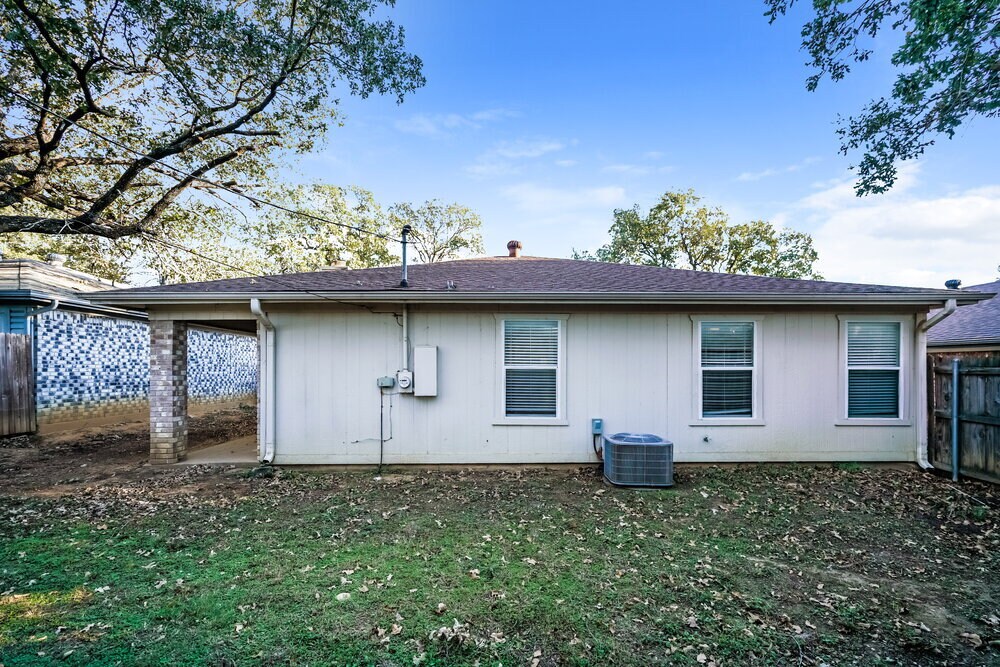 Building Photo - 1114 Hidden Creek Dr