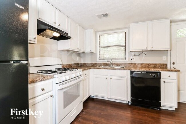 Building Photo - 934 Lake Watch Dr