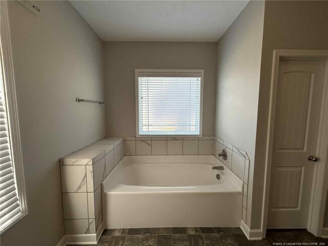 Building Photo - 2406 Bankswood Ct