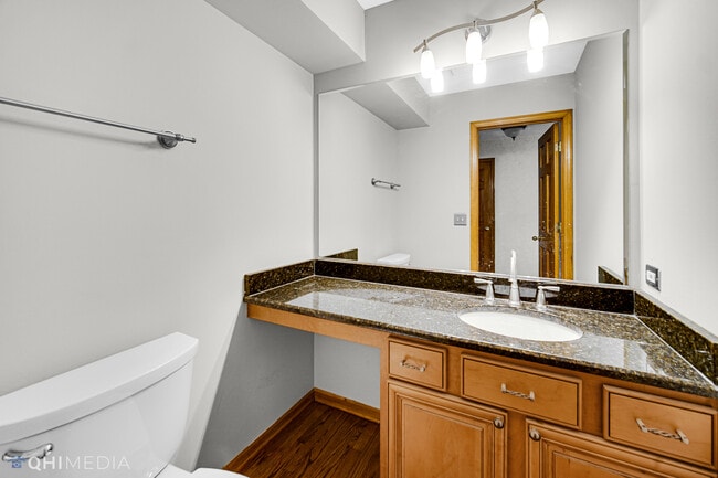 Building Photo - 1341 E Thacker St