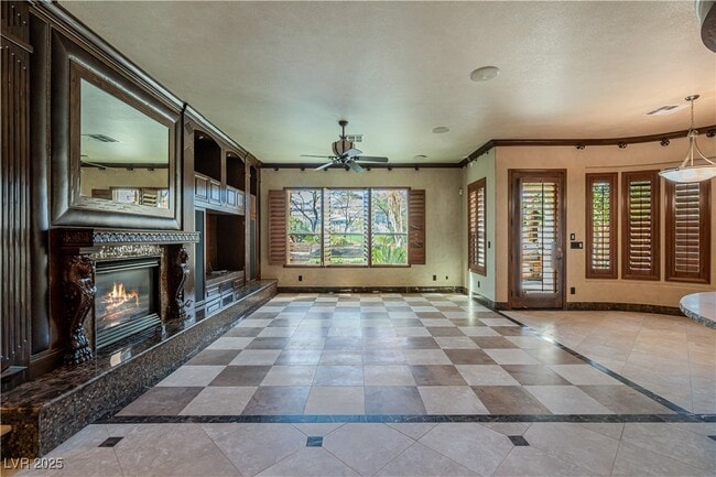 Building Photo - 1423 Foothills Village Dr