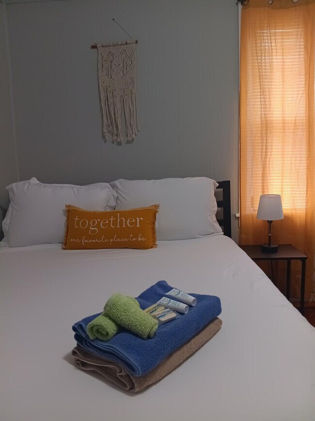 Building Photo - 125 Salina St